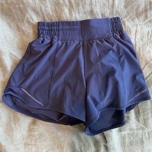 Lululemon Hotty Hot High Rise 4 in, sz 2